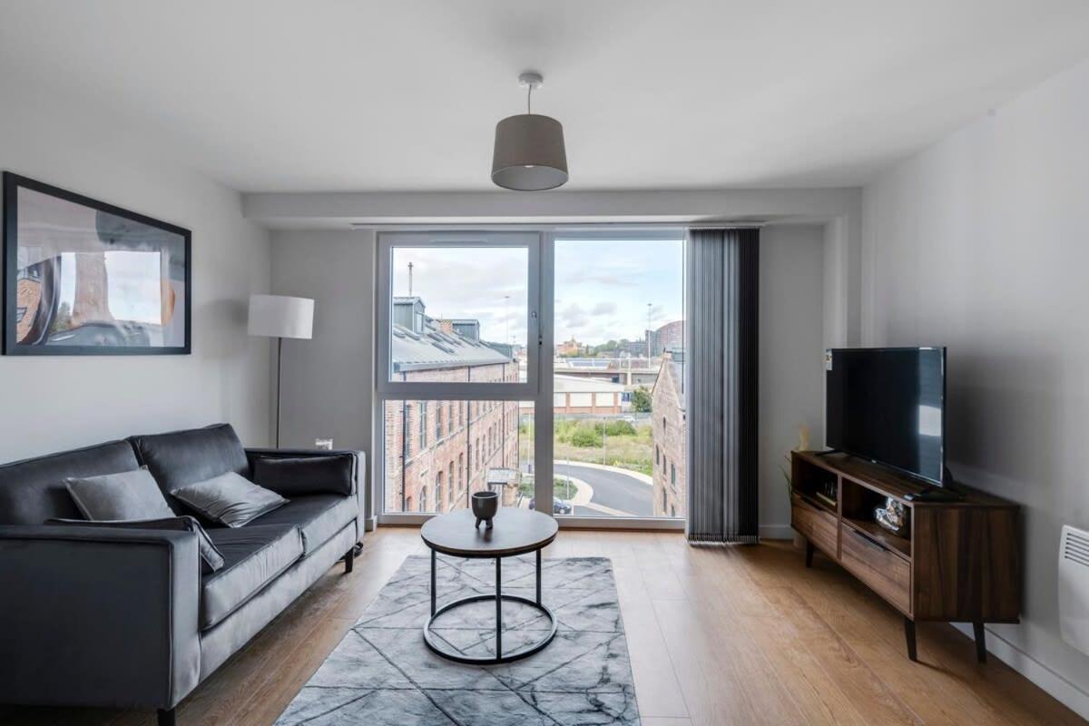Spacious 1 Bedroom Apartment In A Converted Mill Λιντς Εξωτερικό φωτογραφία