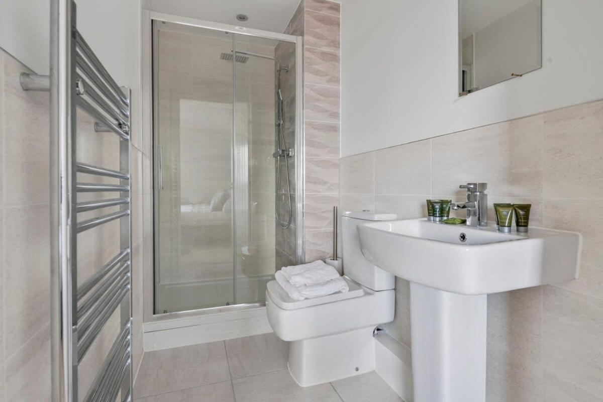 Spacious 1 Bedroom Apartment In A Converted Mill Λιντς Εξωτερικό φωτογραφία